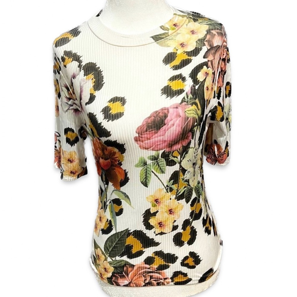 Gaze T-Shirt Small